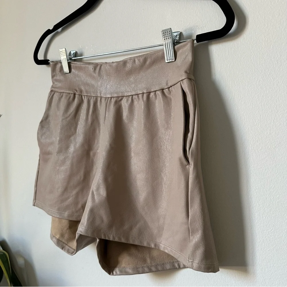 Commando Sand Faux Leather Pull On Shorts Relaxed Fit Pockets Size XS